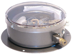 Dwyer Instruments DA-33-2-9 Pressure Switch