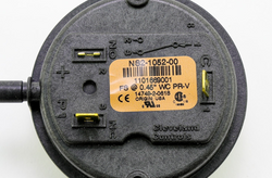 Cleveland Controls NS2-1052-00 Pressure Switch